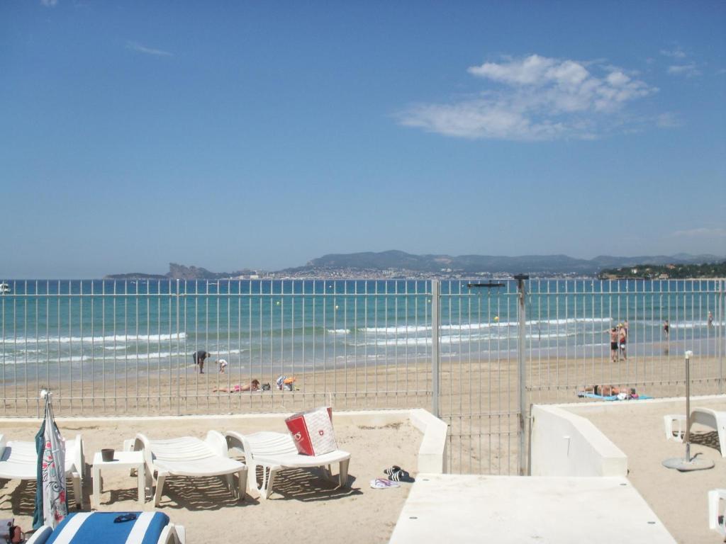 Au Tapis De Sable Hotel แซ็งต์-ซีร์-ซูร์-แมร์ ภายนอก รูปภาพ